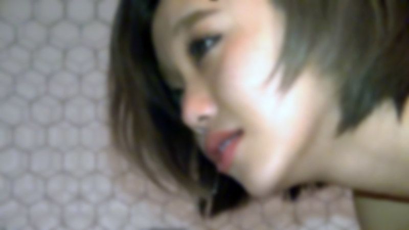 FC2-PPV-897616 初次約出來就上賓館肏到中出 加奈子