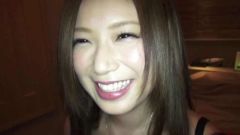 FC2-PPV-941861 素人拍片體驗！可愛女大生黑森林肉穴洪水外洩！