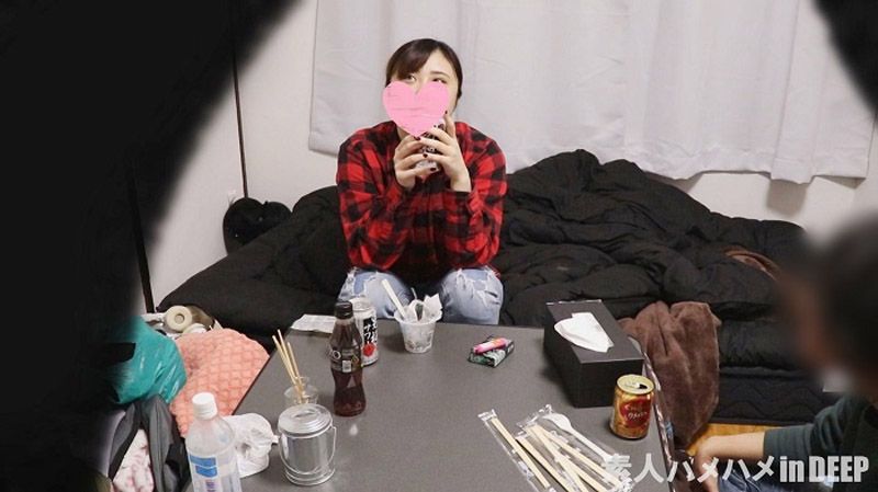 FC2-PPV-1076287 【無・素人自拍】沒家！沒錢！中出！與男友吵架後睡在公園的白虎娘帶回家！！