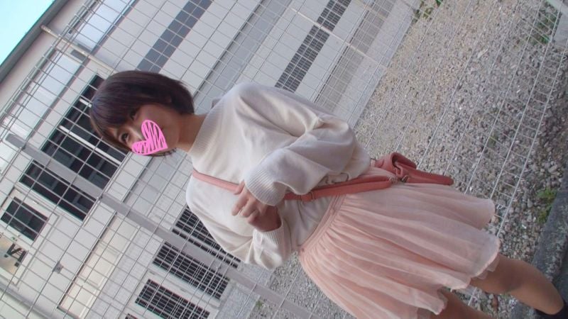 FC2-PPV-1293632 可愛到讓人受不了的19歳　搭訕馬上無套抽插中出