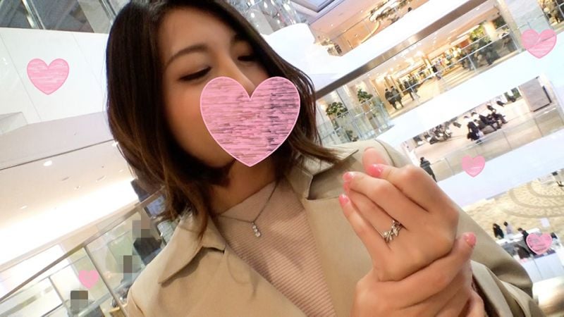 FC2-PPV-1352610 【人妻3P・個人攝影】32歳 美巨臀102公分被大學生騎馬侵犯的名媛妻