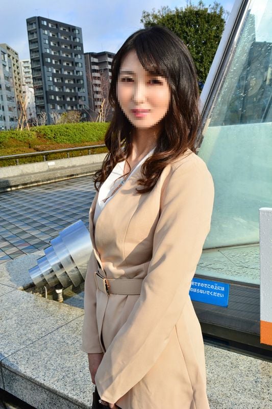 FC2-PPV-1367526 【個人】有名S級女醫43歳中出不倫性愛映像流出