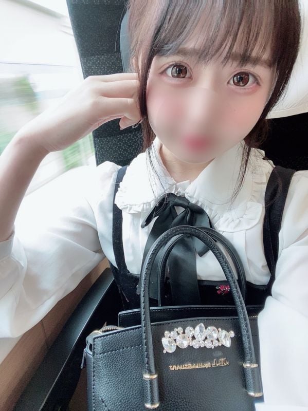 FC2-PPV-1424345 No.14 對性愛滿是興趣的可愛羅莉18歳找乾爹女子。