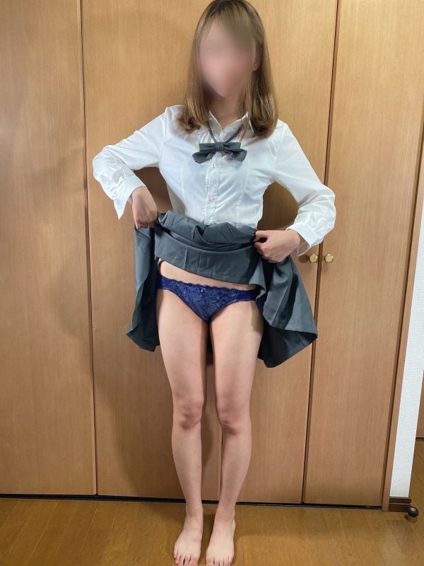 FC2-PPV-1527679 【完全初拍】完全露臉 麵包店工作貧苦學生AV出攝影讓處男畢業！