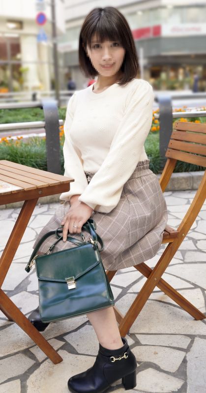 FC2-PPV-1659217 【個人】妻子妹妹36歳 被性欲旺盛大伯毫不寬容大量中出。