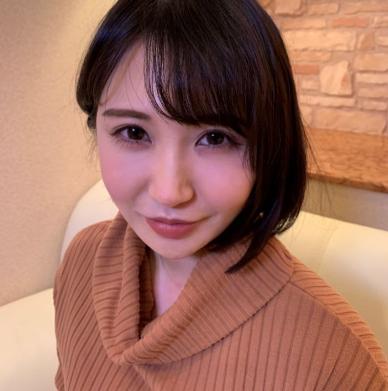 FC2-PPV-1790228 【無】清楚美人櫃台小姐 ️ 新鮮私人性愛️大量中出！！