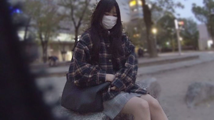 FC2-PPV-1804261 【無・素人自拍】這就是最強羅莉超絶可愛偶像系妹子！搭訕聖地遇見找乾爹妹子有夠好色！