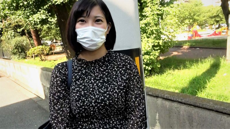 FC2-PPV-1912580 【無/個】處女喪失在去年？！豐滿的爆乳♪有男友說著關西腔的清楚系調理師(22)在浴室與床上做愛！！！