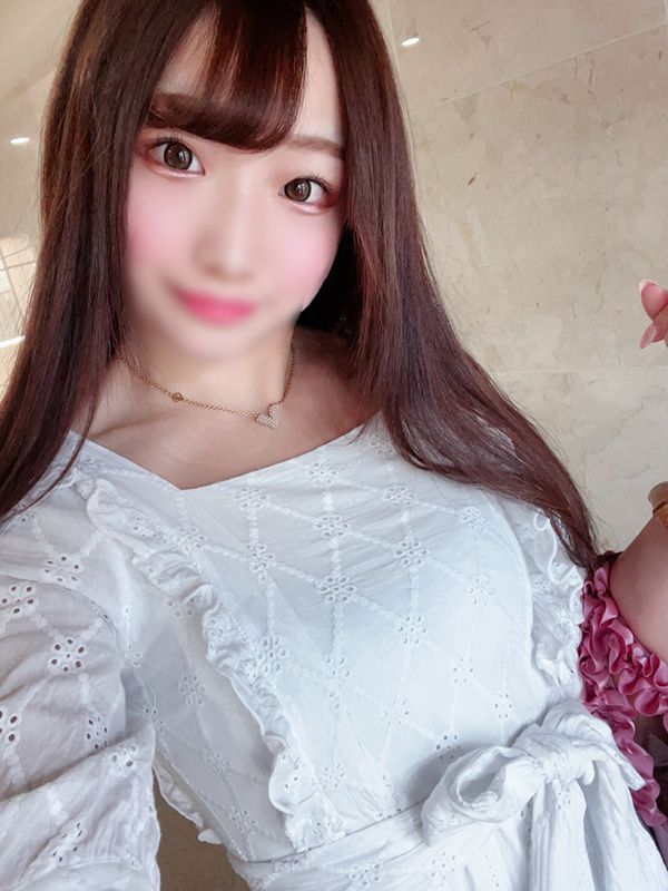 FC2-PPV-2067879 完全露臉 白皙清楚18歳現役女學生！光看到肉棒就濕了