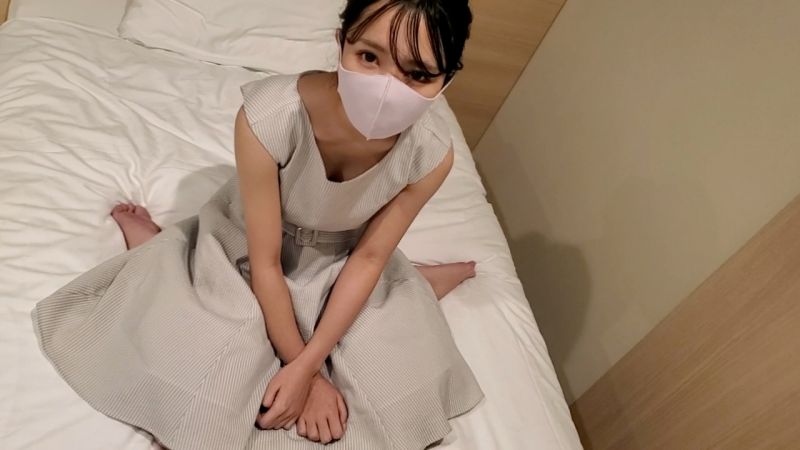 FC2-PPV-2412767 【無修正】清純派馬尾黑髪女大生！可憐般外表有著黑森林…害羞般有感姿讓人受不了中出「後編」！！