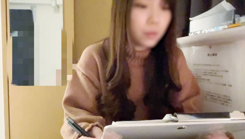 FC2-PPV-2466300 現役爆乳女大生安娜 面試後馬上開始性騷擾研習 爆乳搖晃無套中出