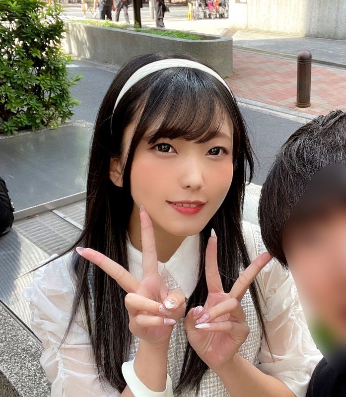 FC2-PPV-2477279 【星巴克女子流出】喜愛咖啡黑長髮純粹女大生(20歳) 在賓館身體痙攣高潮無毛小穴大量2連續中出映像流出