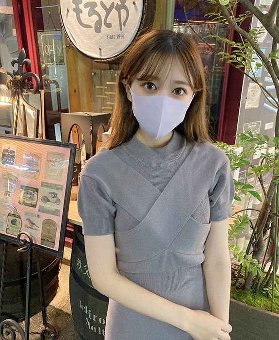 FC2-PPV-3109321 以高額香檳代價對枕營業酒店妹處罰。