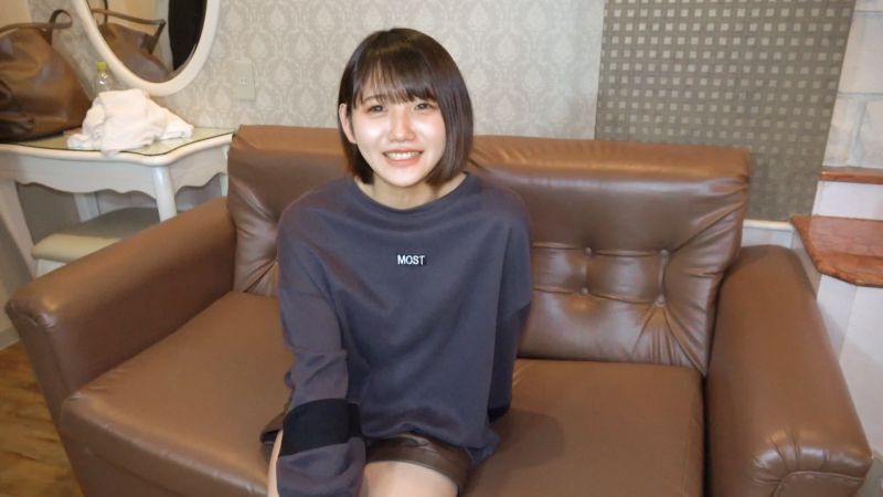 FC2-PPV-3283757 害羞姿態讓人受不了姿苗條美少女大量中出調教性愛!!