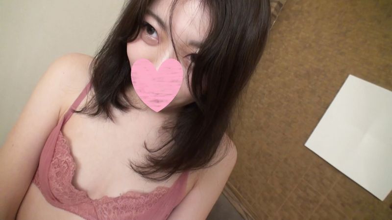 FC2-PPV-3298459 【無修正】美人陰沉OL。稍微碰觸身體內褲就濕透！巨根抽插大量中出！