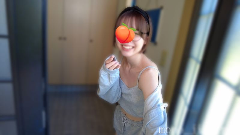 FC2-PPV-4168493 25歳新婚妻子的自宅訪問 在與老公吃飯的餐桌上潮吹的超М蜜桃臀太太。