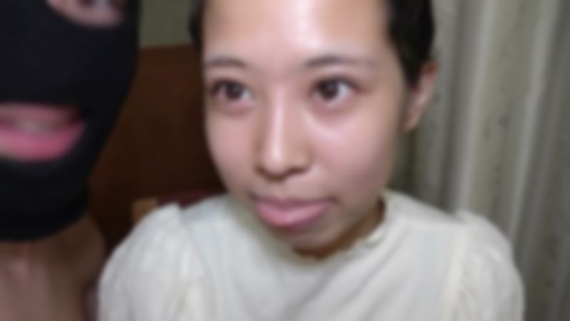 FC2-PPV-4323216 几乎没经验的极小小穴无法忍耐痛哭。就这样最后强行突破中出！