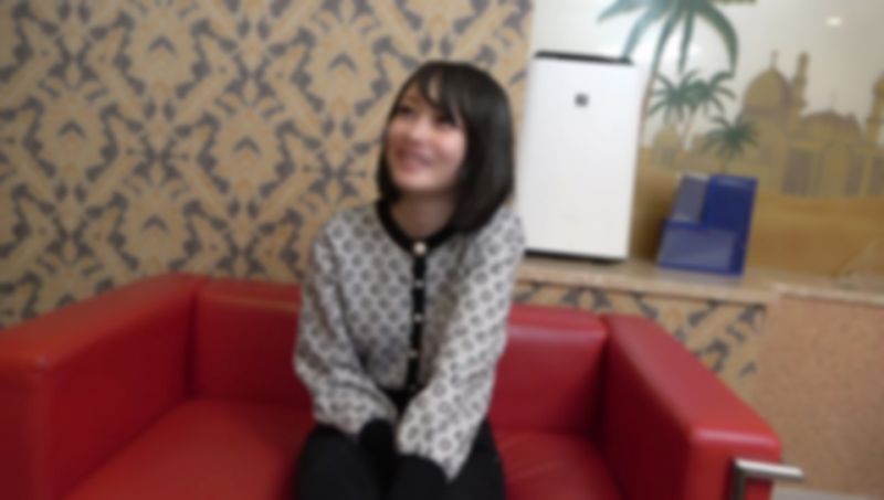 FC2-PPV-4335174 【大阴蒂・混血系美女】表现得很严格和冷静不过藏不住牵丝小穴。游说的成果中出射精