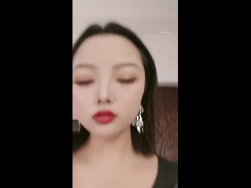  【月色小酌】女神拉多个好姊妹下海一起播！激情道具自慰_4