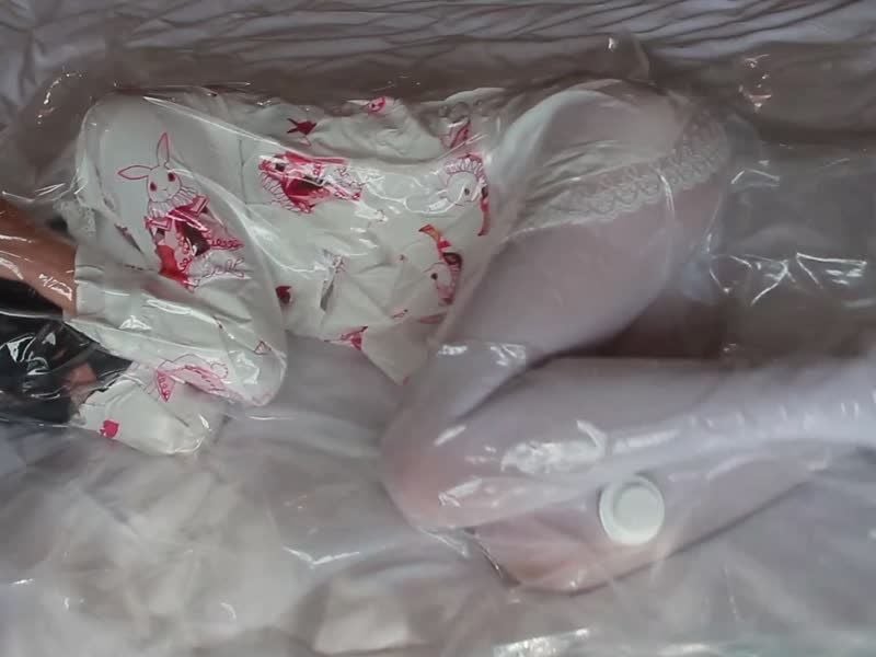  FXX-SM-24狂虐双马尾白丝小萝莉_悬吊昏迷失禁_下