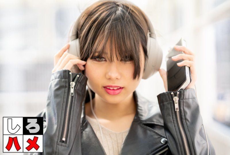 EMS-543 小脸纤瘦的Z世代已经是一个孩子的妈妈...把孩子送到托儿所，从早上第一件事就展现出令人惊艳的兴奋♪