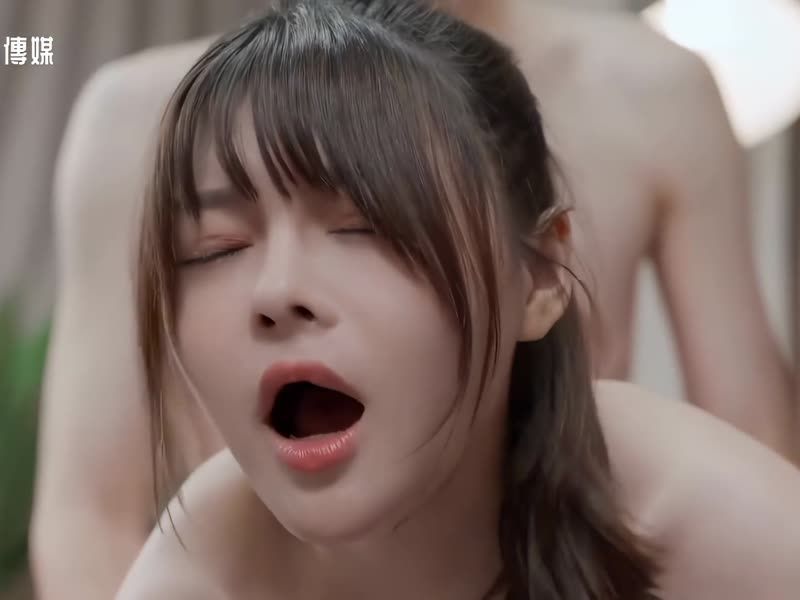  渡边传媒 饥渴巨乳啦啦队女孩vs两位男优领奖后激烈插入直到失去意识!!