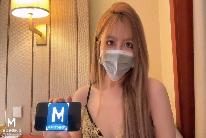 m-207 麻豆传媒 颜值简直妖孽劲爆椰乳魔鬼身材勾引外卖小哥