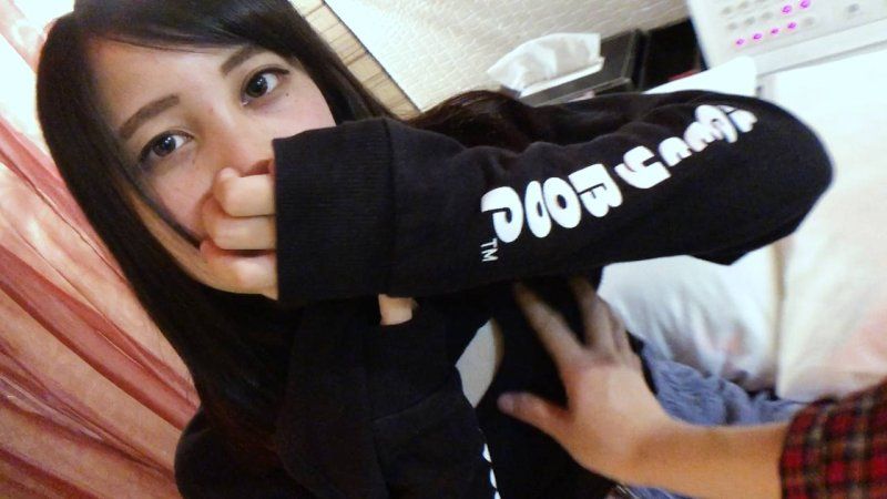 FC2-PPV-4653095 【个撮】青春偶像风美女☆几乎第一次做爱的素人美乳酱！