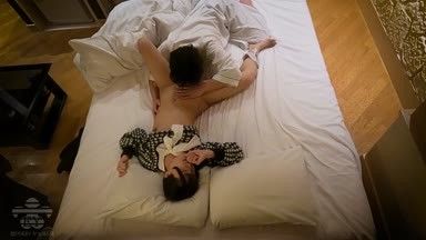 FC2-PPV-4666220 ☆★獨佔★☆「由於偶●時代是禁止戀愛的...」，藉口說無法忍耐自己主動擺動臀部的變態小姐。