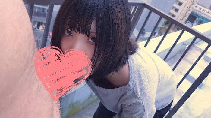 FC2-PPV-4676435 【個人拍攝+屋外】柔軟系精神病患者，在校舎屋頂上提供3萬元的口交服務【4K畫質】