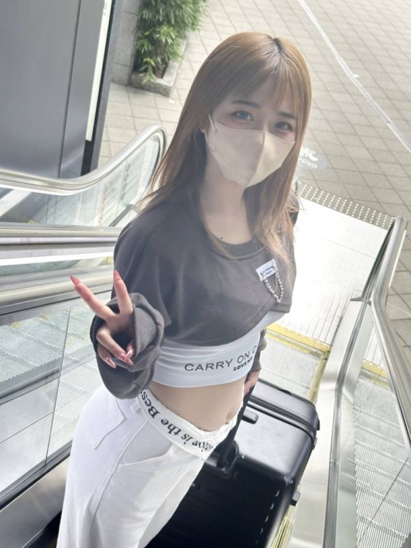 FC2-PPV-4693309 【有名雑誌モデル】『爆乳美女インフルエンサー』日給180万円の1発撮りガチ生中出し撮影。【計70分高画質特典】