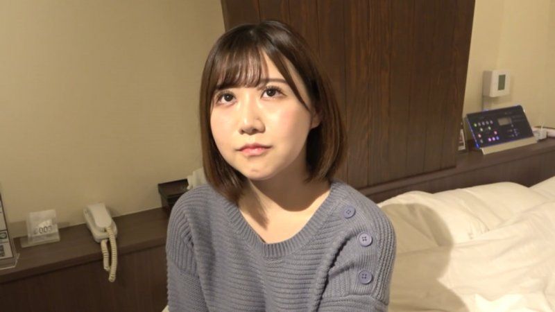 FC2-PPV-4693820 【斯拍・素人】被撞見出軌現場，要求對男友保密的情色自拍