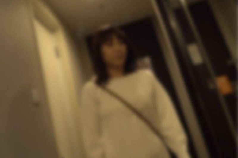 FC2-PPV-4702428 【無修正】【素人個撮】表面是居酒屋店員，背地裡是色情天才