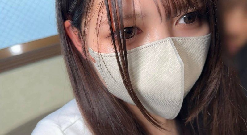 FC2-PPV-4713731 【完全素人】可爱却过于色情的逸材19岁。危险日但仍无套插入。感觉太好腰无法停止，大量内射。