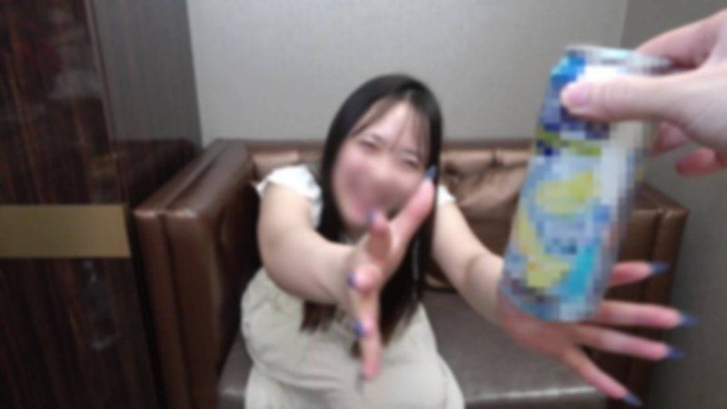 FC2-PPV-4720687 【合计3发射】抛开限制器的淫乱白皙早洩潮吹妹。为了获得自己的快感，榨取纯度100%的精液。