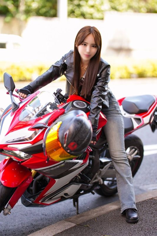 FC2-PPV-4770732 【限定価格】バイクが相棒、スタイル抜群爆美女。サバサバクールな女の理性崩壊、生ハメSEXでイキまくる！