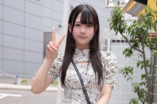 FC2-PPV-4773787 【初次拍摄】真的18岁经验人数1人？皮肤白皙的现役女学生。因为某个理由而应征拍摄，被巨根激烈地插入，将精液注入白虎淫穴