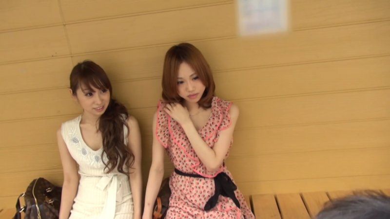 FC2-PPV-4768145 太太，在旅途中慾求不满大解放！脱下套套，疯狂插入！狼吞虎嚥肉棒的温泉休息治癒之旅！在旅途中用肉棒喘息高潮到不行！