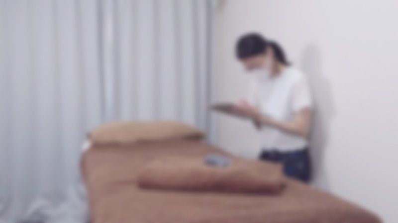 FC2-PPV-4782497 身材高挑、有點樸素又看起來很認真的OL小姐，在假日來了店裡。似乎是第一次體驗精油按摩。