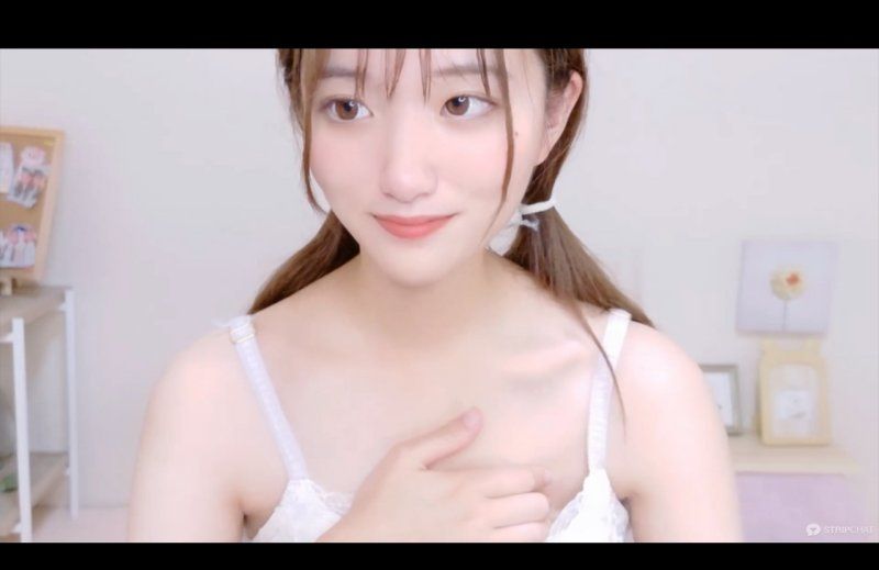 FC2-PPV-4799244 展現大膽掰穴的黑色長髮白皙清純妹