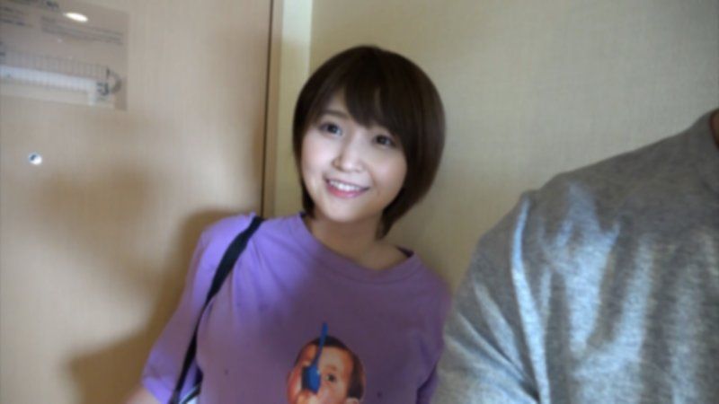 FC2-PPV-4804095 偶像中心级的可爱大学生。对无法从可爱的外表想像到的巨乳感到非常兴奋，并中出。