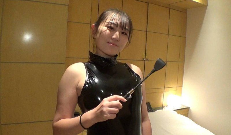 FC2-PPV-4811093 雖然天真，但有S的素質 令人期待的模特兒「責罵M男很開心」